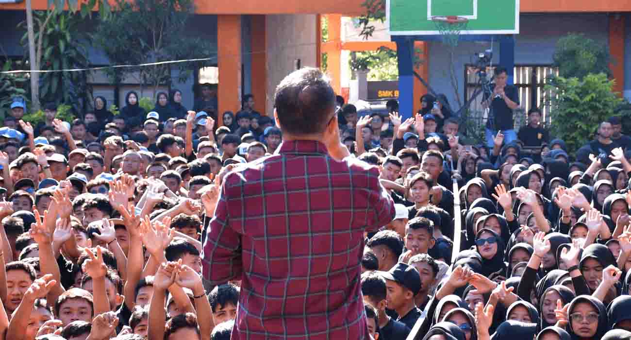 Guest Star PapaKeren menyambut siswa baru tahun 2023